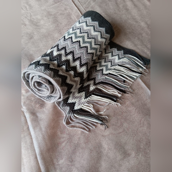 Accessories - Scarf